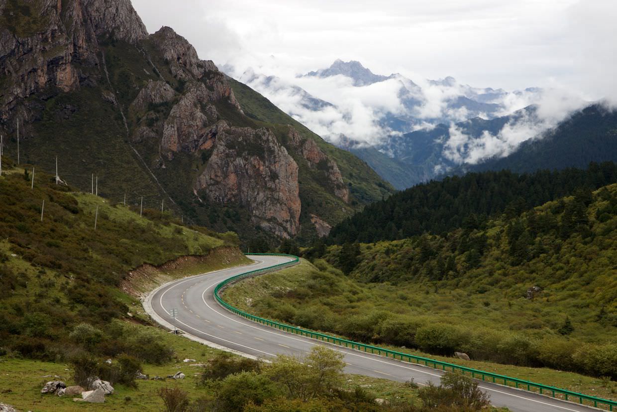 Route X120 through Min mountains to Huanglong