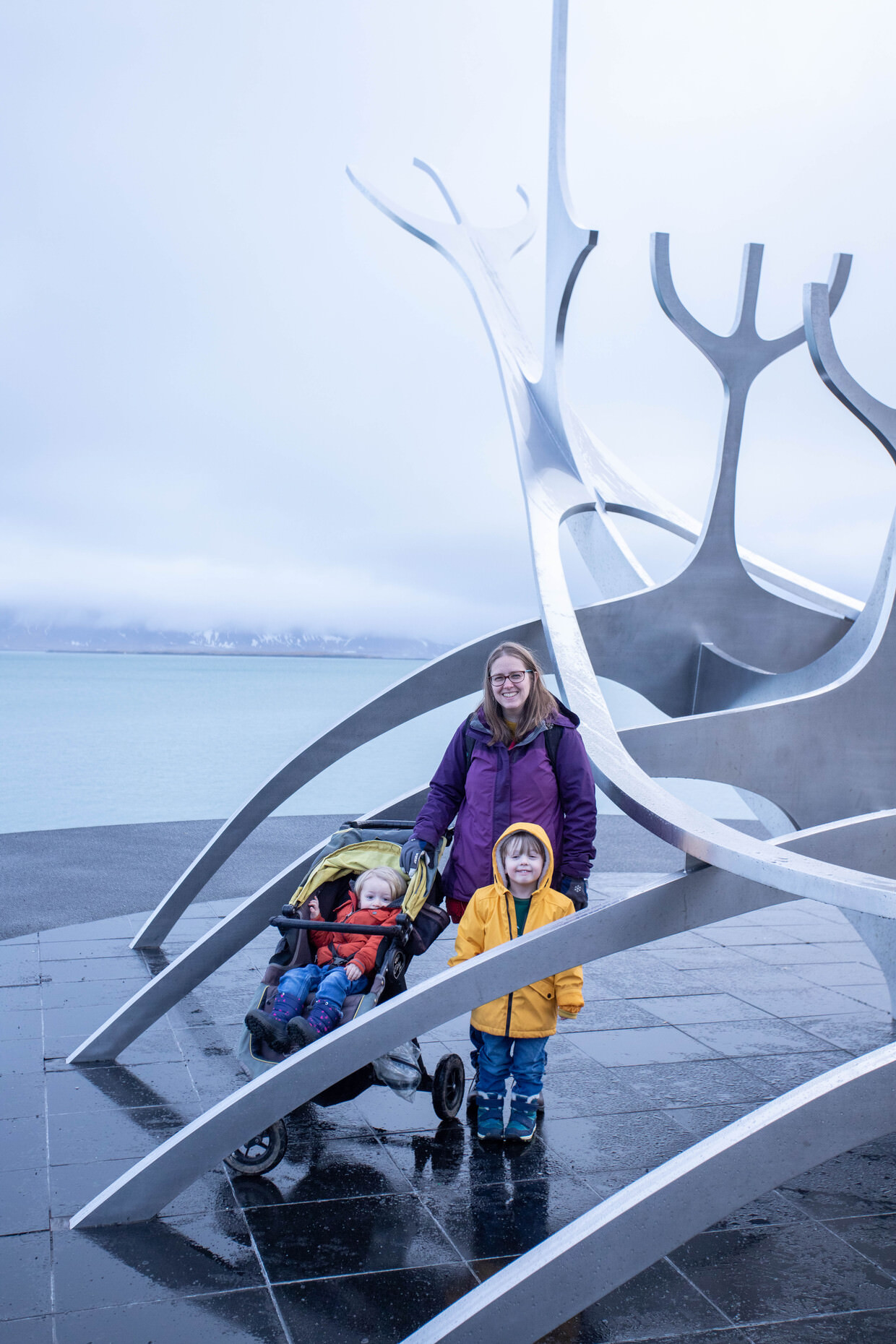 The family with the Sun Voyager statue, by Jón Gunnar Árnason
