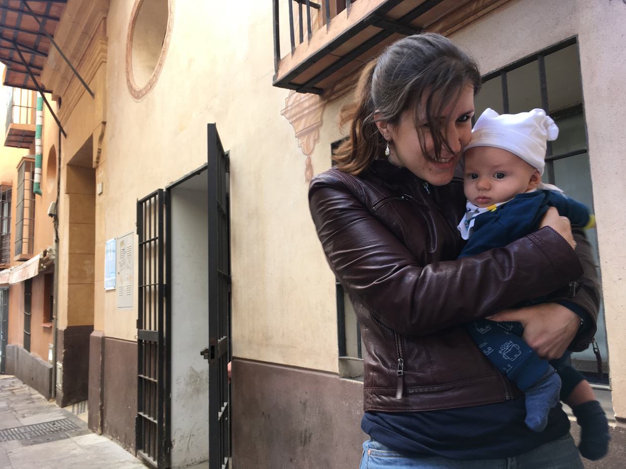 Amanda and Conway outside Cortijo de Pepe