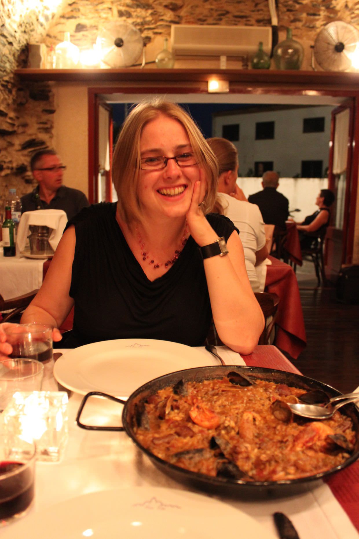 Samantha and our delicious paella at Can Tito