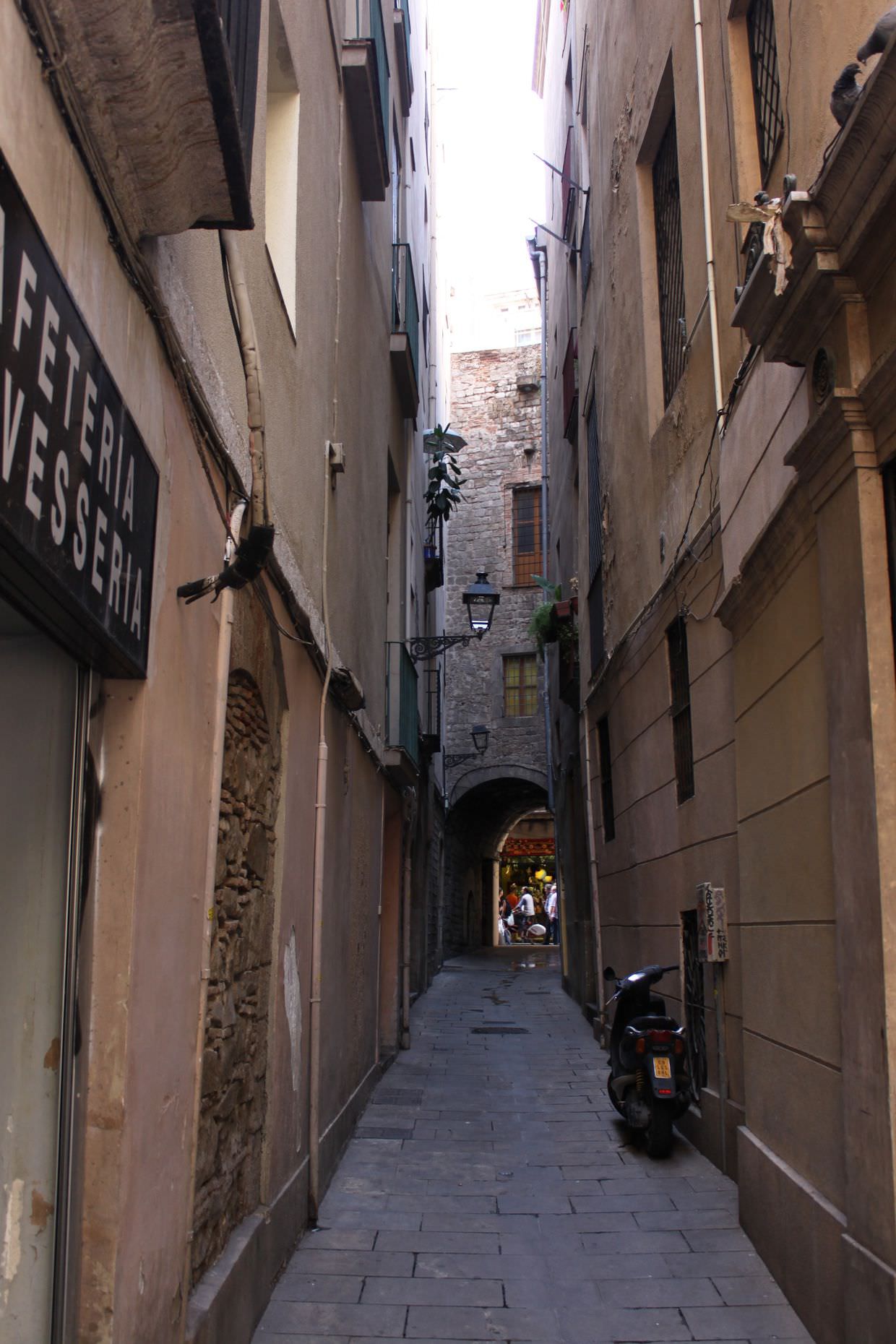 Narrow streets of the Barri Gòtic quarter